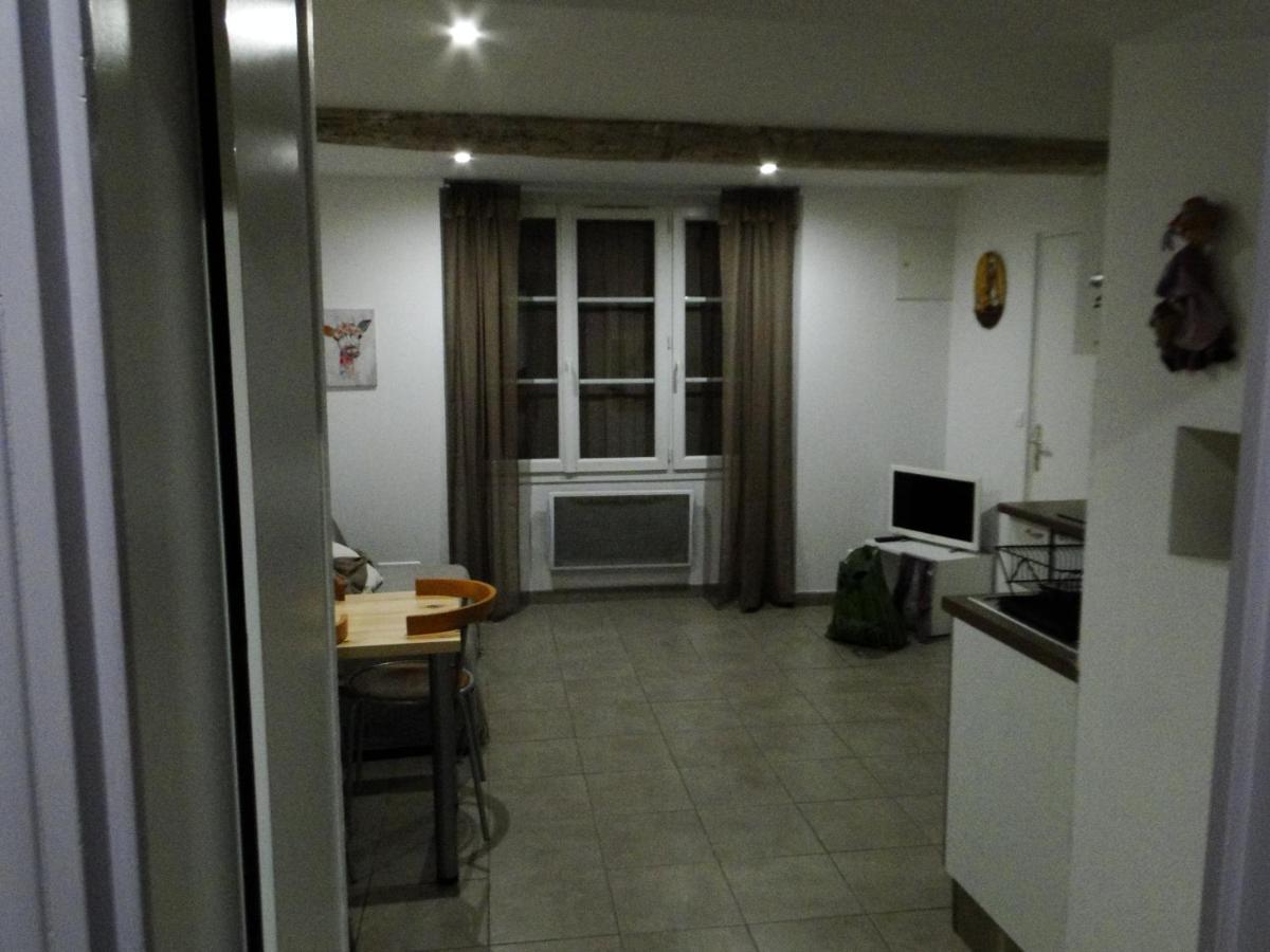 Sympathique Appartement L'Isle-sur-la-Sorgue Bagian luar foto