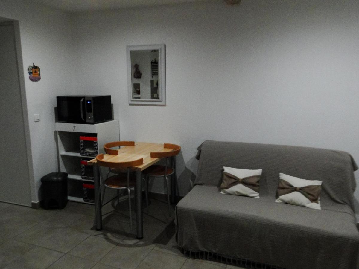 Sympathique Appartement L'Isle-sur-la-Sorgue Bagian luar foto